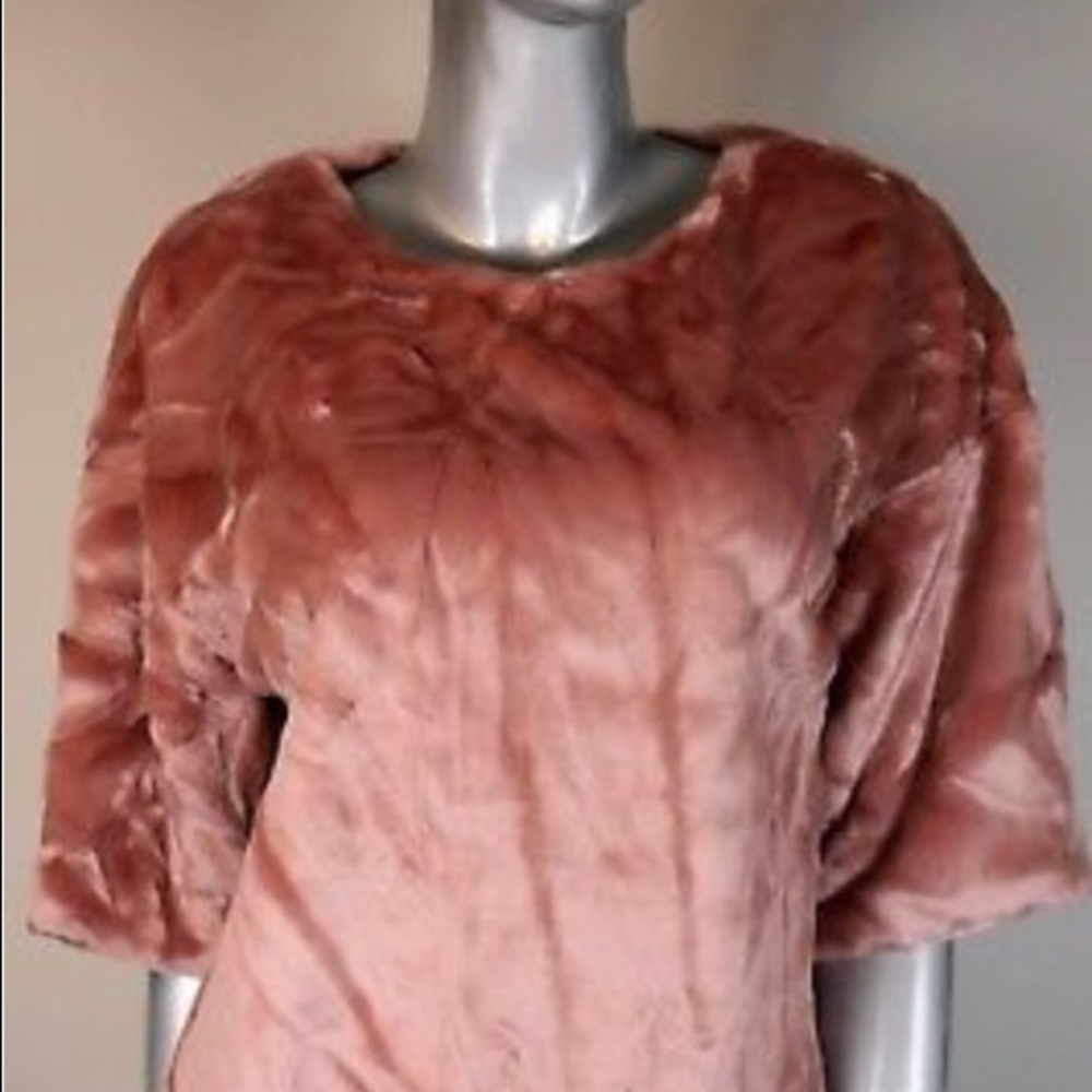 Powder pink fur like sweater short sleeve sizeM - Picture 1 of 6